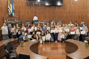 Vereadora Dra. Ana Veterinária homenageia adotantes de pet e protetoras de animais abandonados